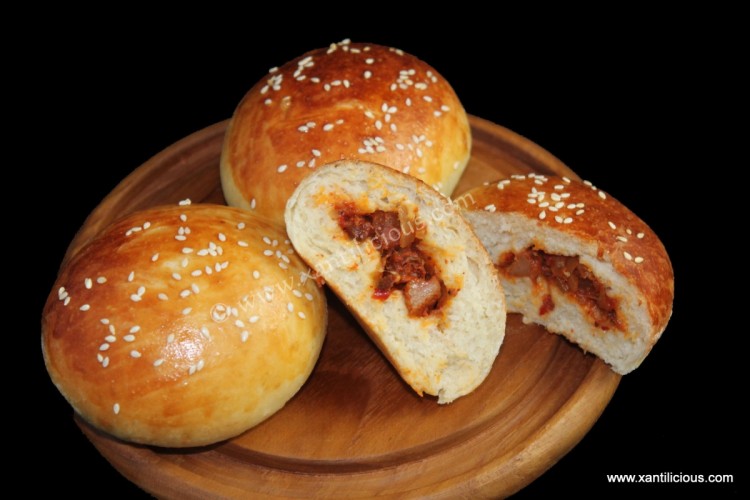 Chouriço Pão (Goan Sausage Bread)
